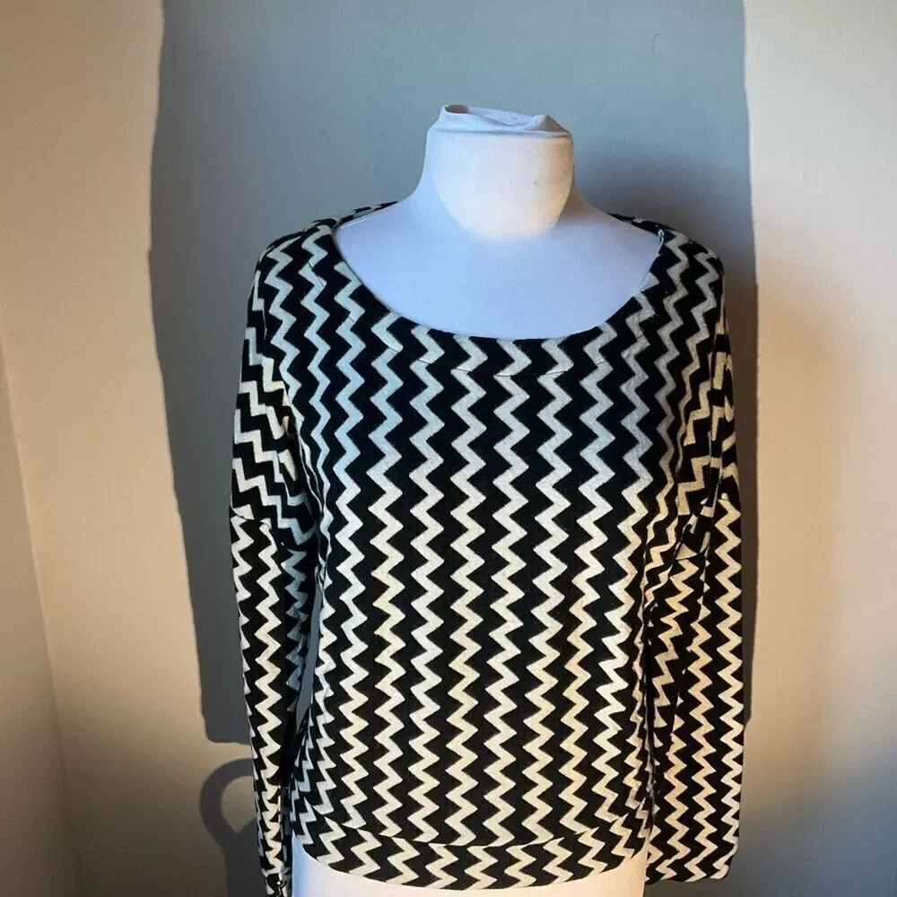 H by Bordeaux ZigZag Boatneck Sweater, OS. Zipper detail at hips. Punk, goth